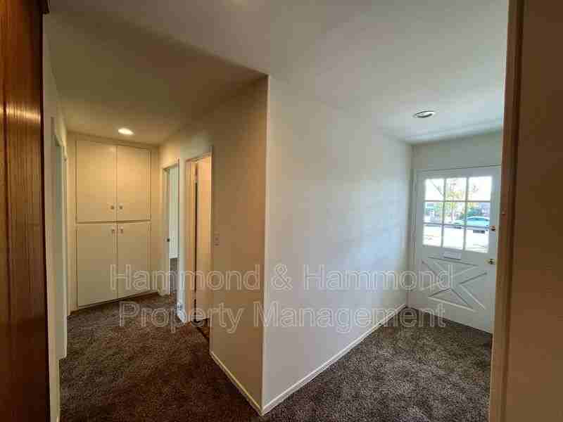 7859 Hanna Ave - Photo 3 of 31