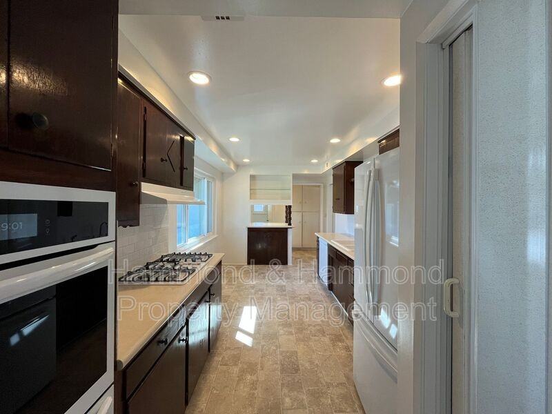 7859 Hanna Ave - Photo 4 of 31