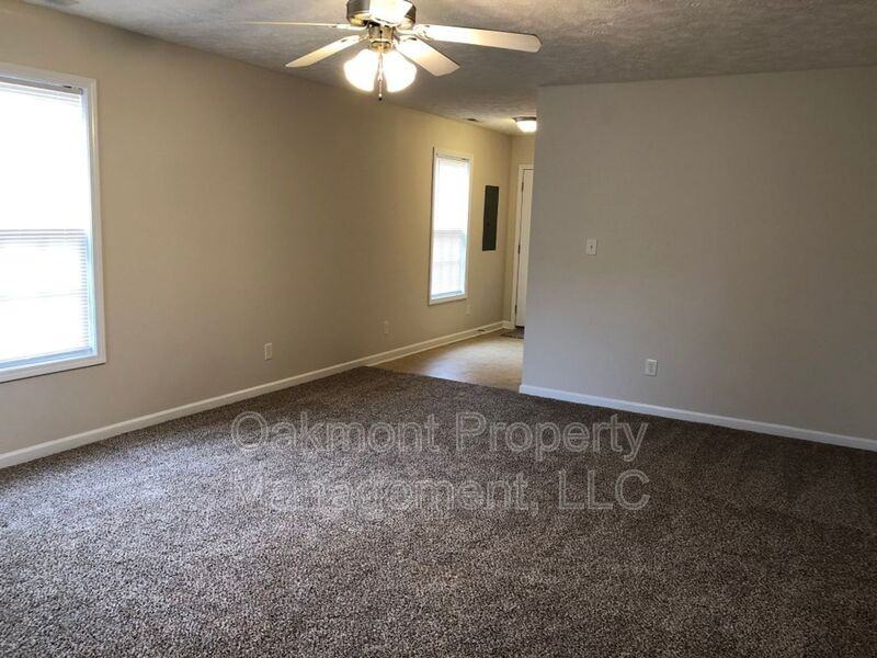 1085 Rulnick St - Photo 2 of 12