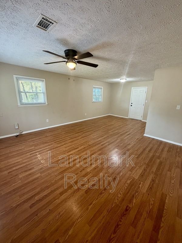 814 Crestwood Ter - Photo 4 of 35