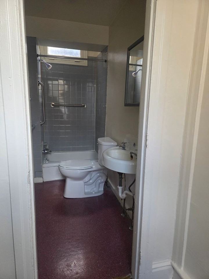 540 W. MARKET STREET - Photo 3 of 11