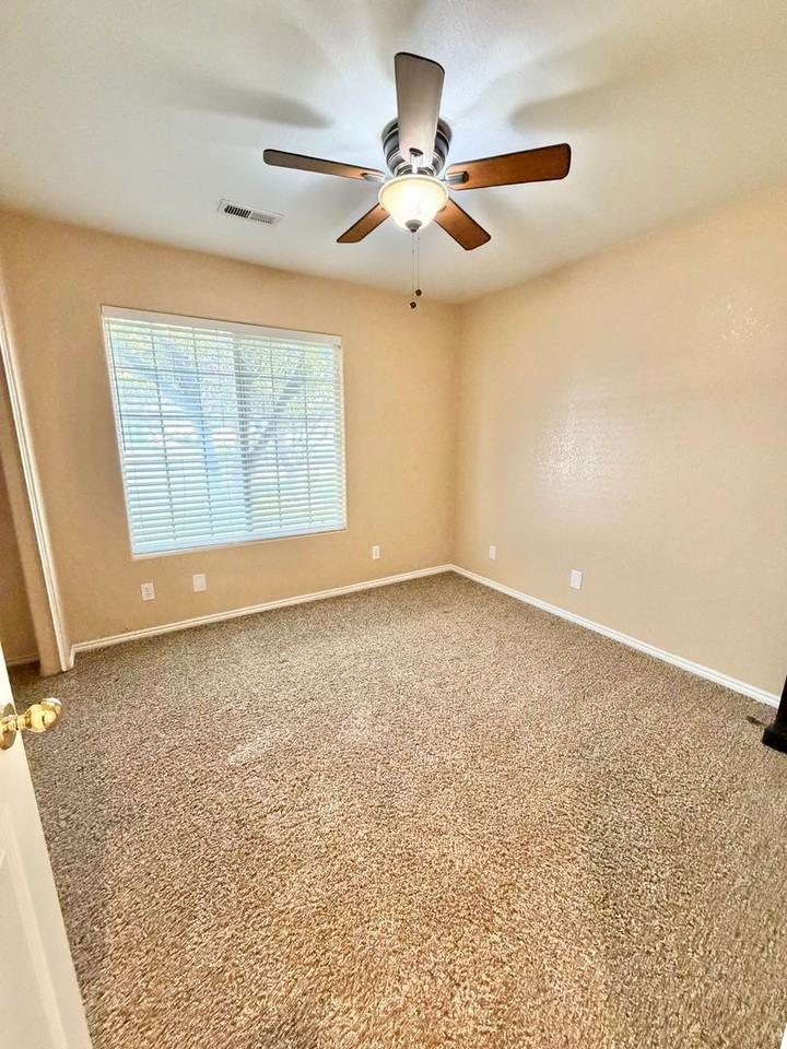 1141 W 360 N #4 - Photo 5 of 20
