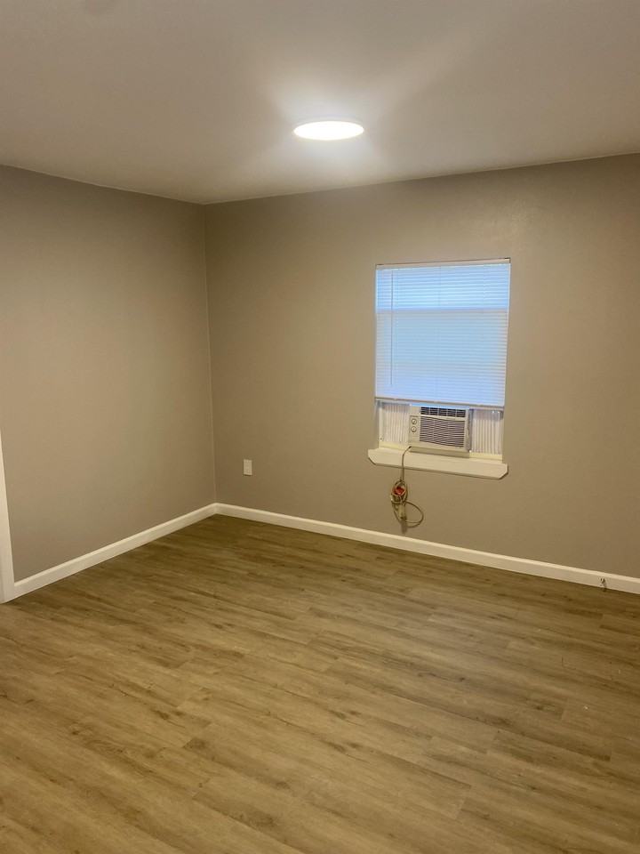 201 West Green Avenue - Photo 4 of 12