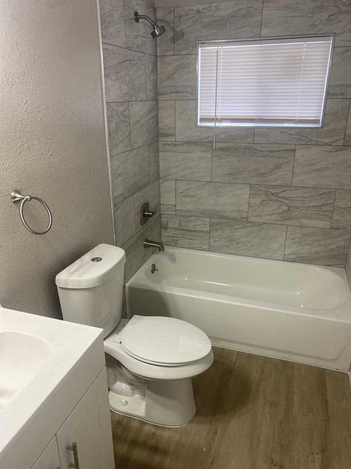 201 West Green Avenue - Photo 5 of 12