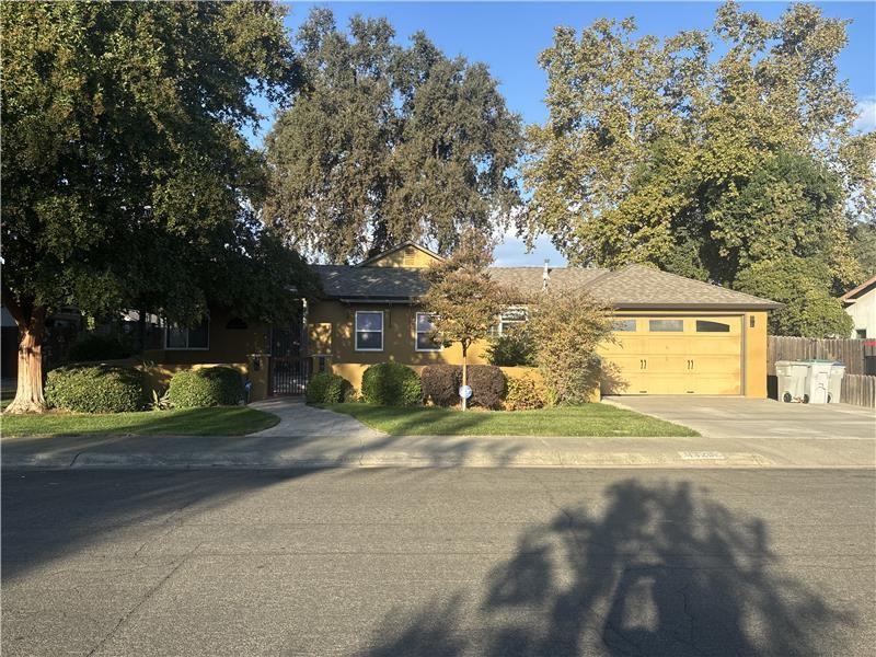 1120 Mckinley Ave - Photo 2 of 34