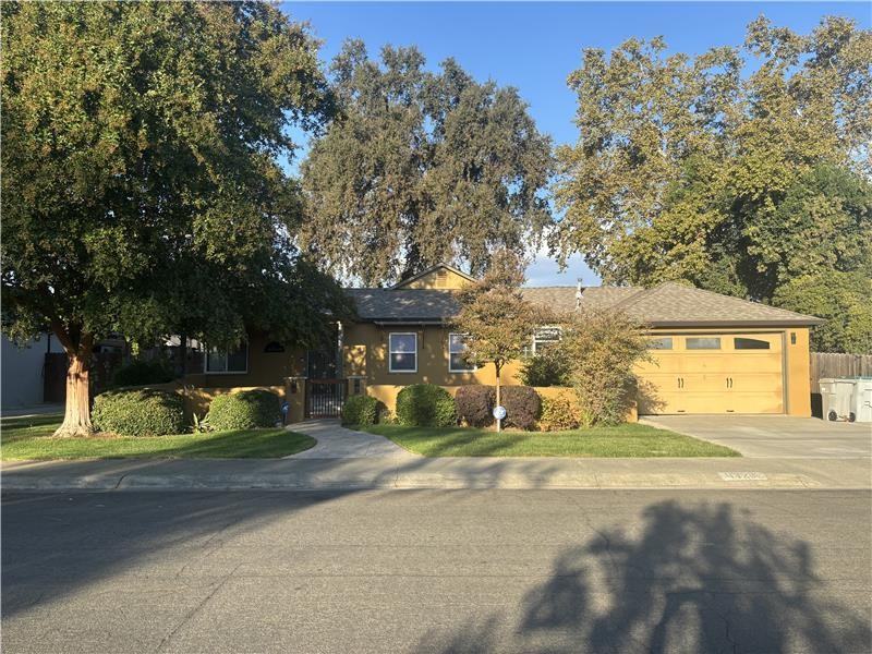 1120 Mckinley Ave - Photo 4 of 34