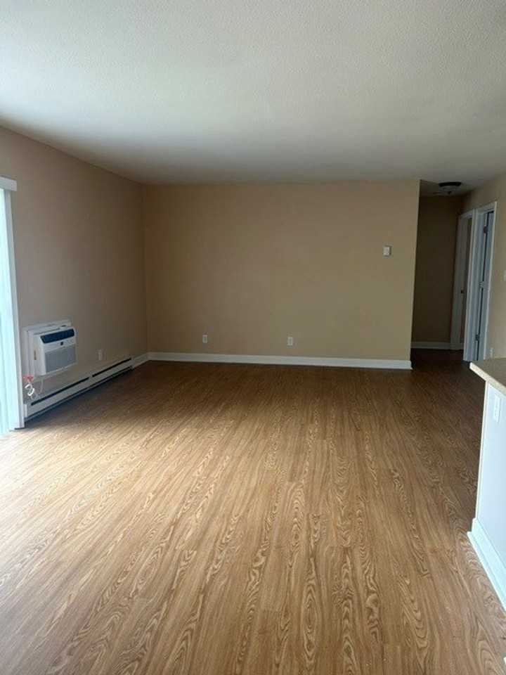 Somers Apartments - Photo 2 of 24