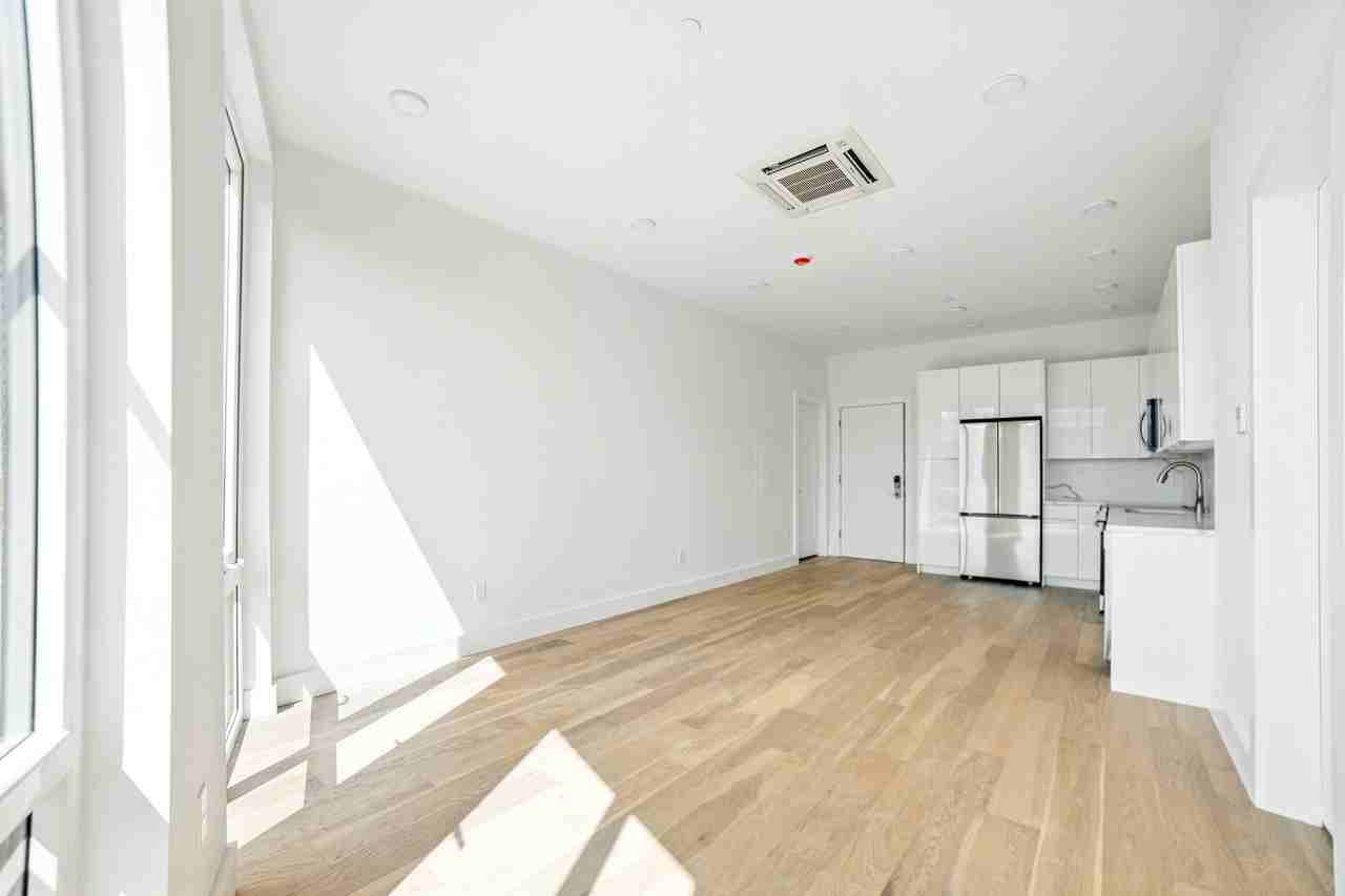 38 Hichborn Street - Photo 5 of 50
