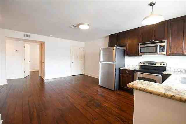 1417 Annunciation Street - Photo 3 of 9