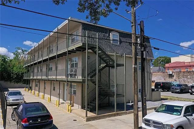 1417 Annunciation Street - Photo 7 of 9