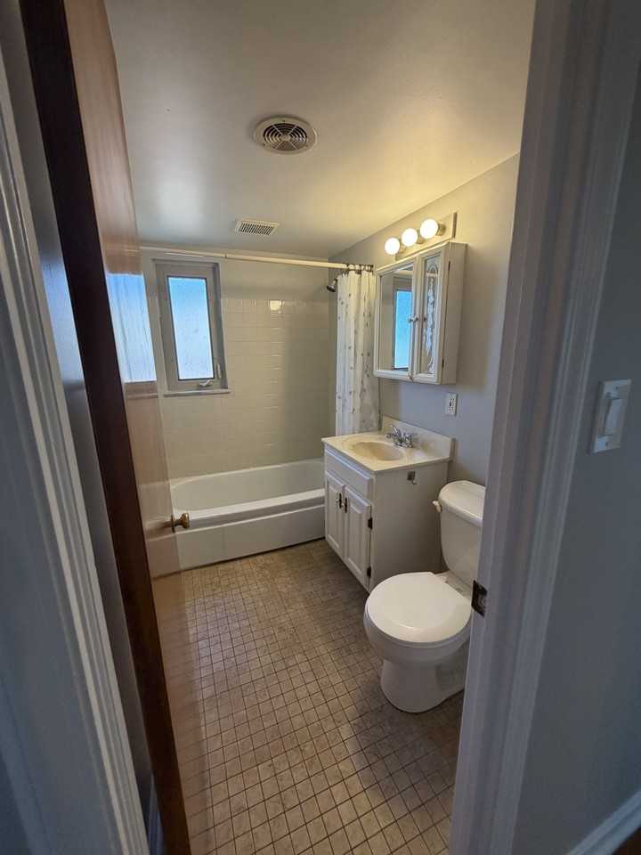 6423 Ridge Road - Photo 4 of 20