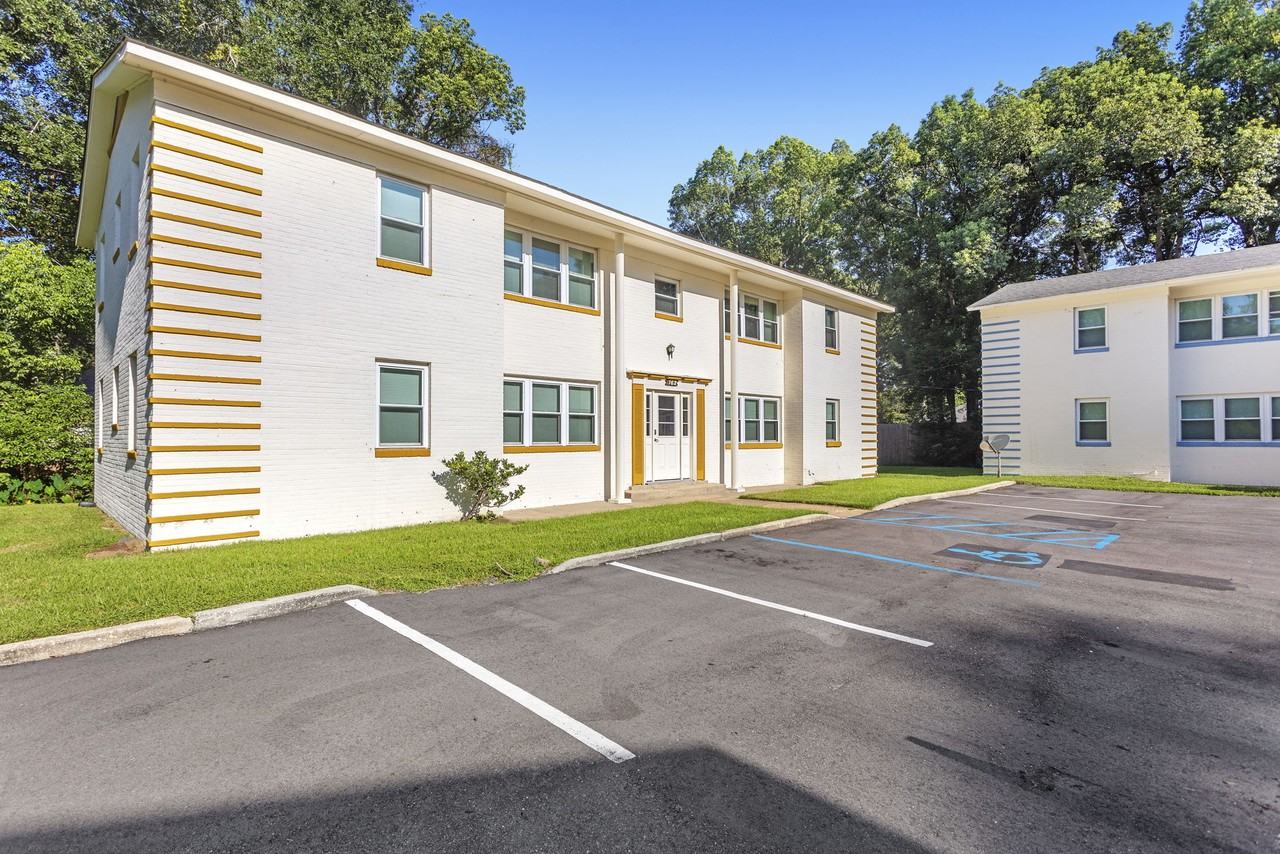 Stonewall Apartments - Photo 4 of 50