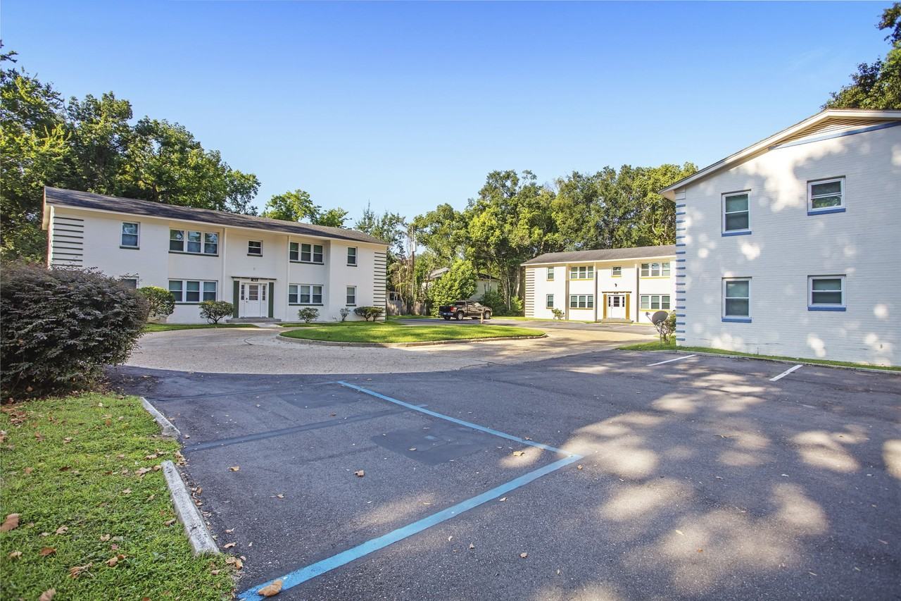 Stonewall Apartments - Photo 7 of 50