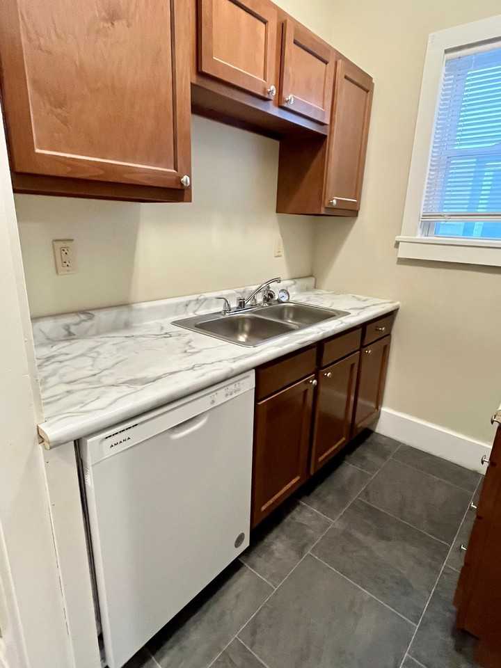 928 S 2nd Street - Photo 5 of 11