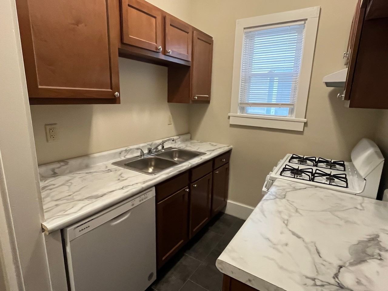 928 S 2nd Street - Photo 6 of 11
