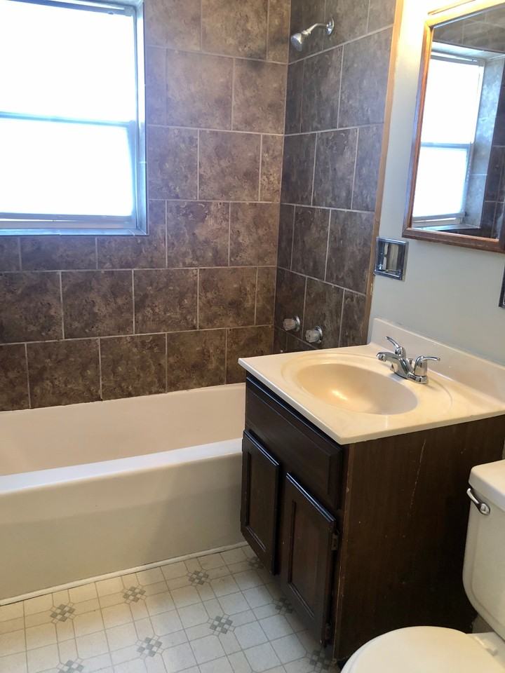 945 S 2nd Street - Photo 4 of 10