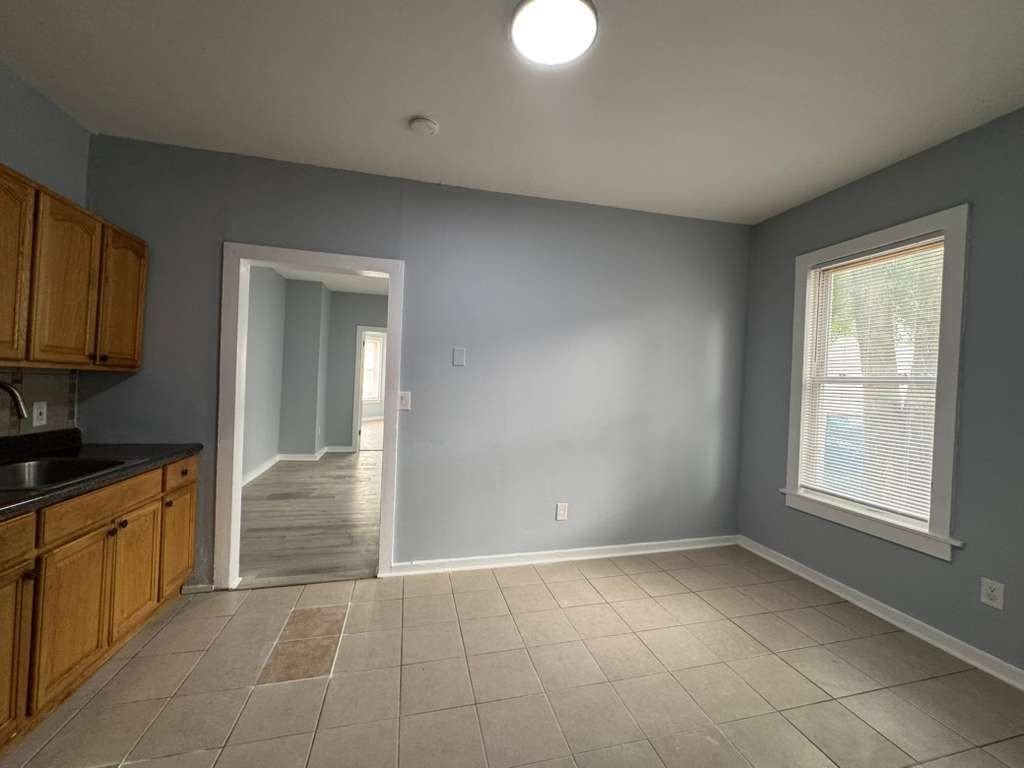 215-217 Rosette Street - Photo 3 of 4