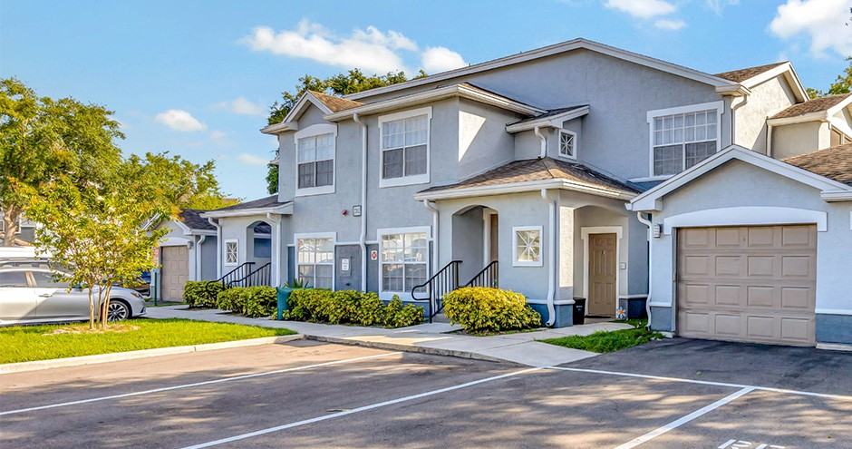 Promenade at Aloma Apartments - Photo 3 of 35