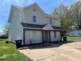 featured image of 927 E Margaret St