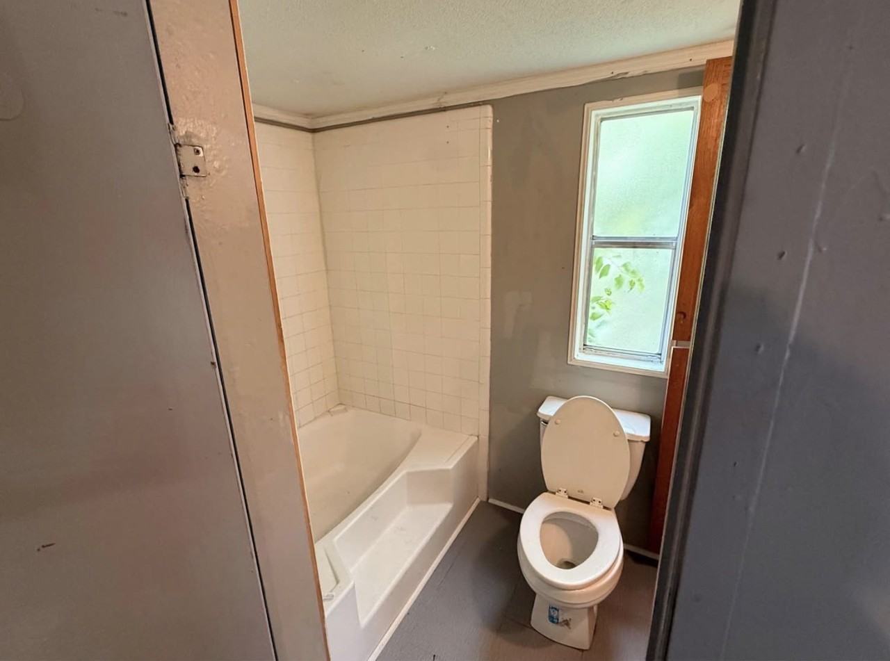521 E Veterans Memorial Blvd - Photo 5 of 10