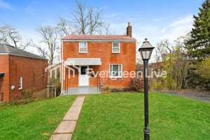 featured image of 919 Elizabeth St