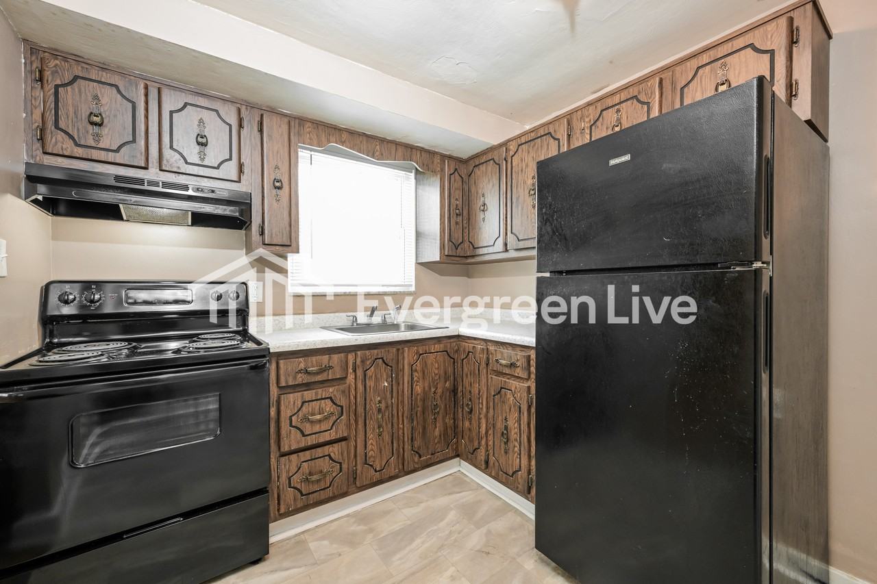 912 Macfarlane Dr - Photo 6 of 15