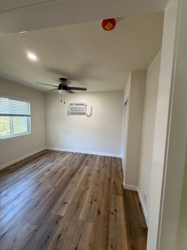 4426 1/2 Lockwood Ave - Photo 5 of 10