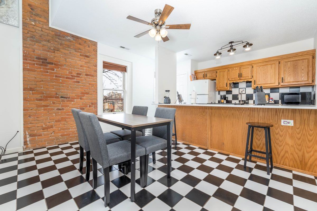 239 Farmington Ave - Photo 3 of 18