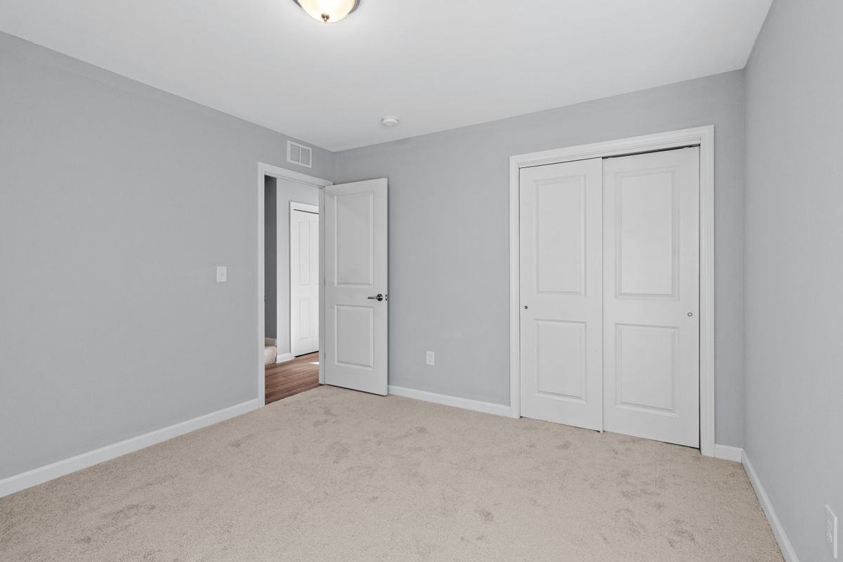 33 Mirabel Ct - Photo 7 of 29