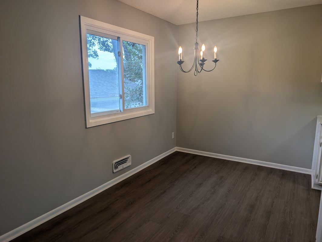 7427 143rd Street Ct - Photo 3 of 12