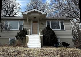 featured image of 718 N 86th St