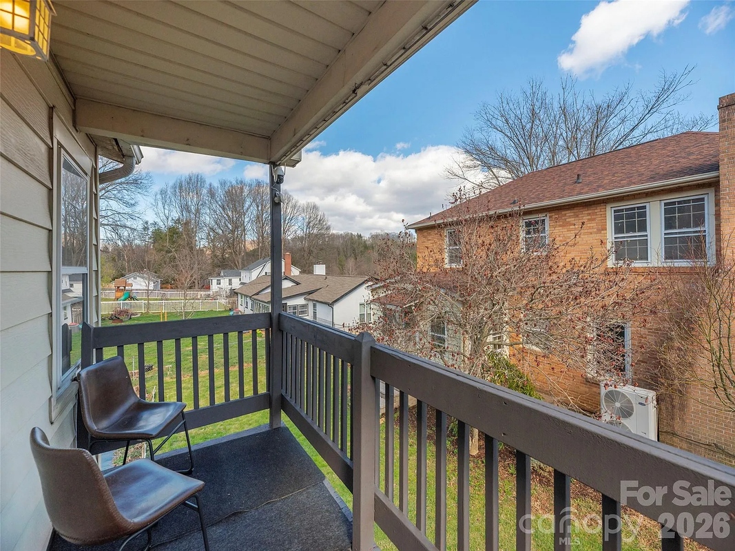 30 Zemery Ln - Photo 2 of 9