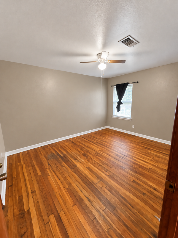 5220 Avenue A - Photo 5 of 11