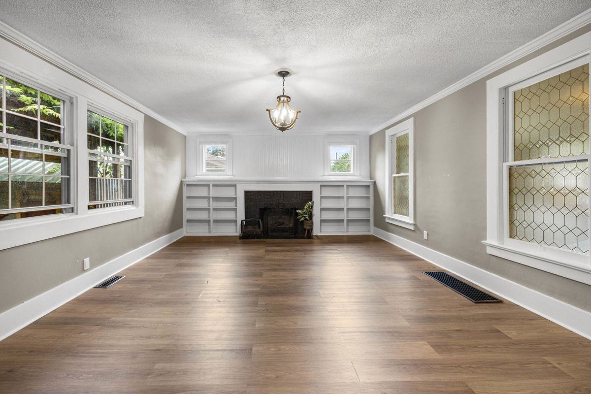 3762 Lake Rd N - Photo 5 of 32