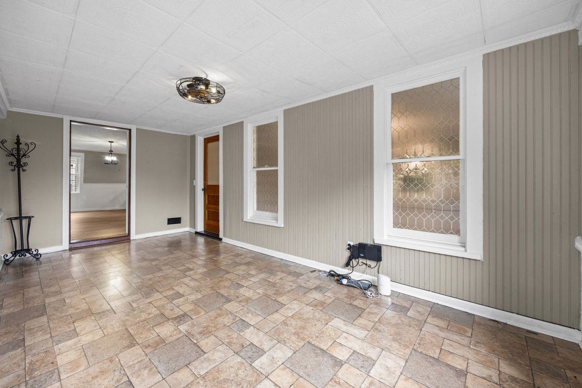 3762 Lake Rd N - Photo 6 of 32