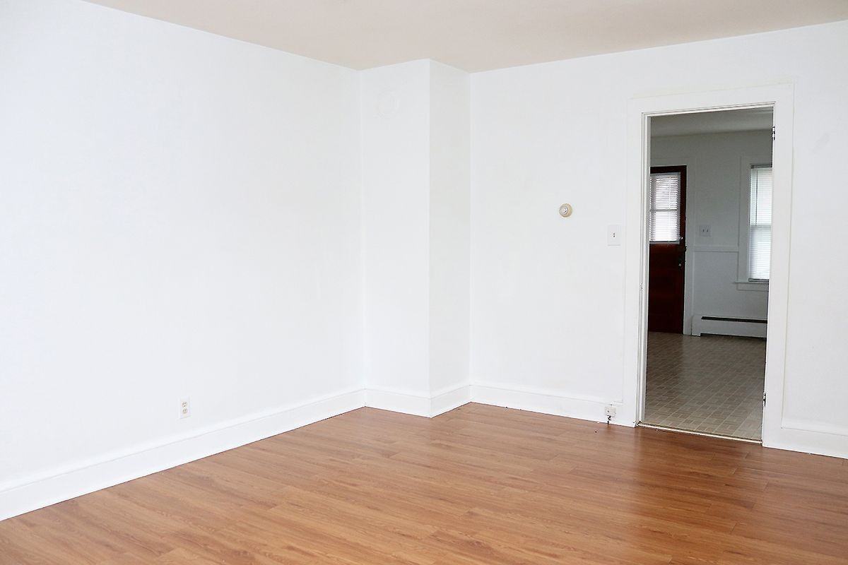 94 Wadhams Ave - Photo 2 of 14