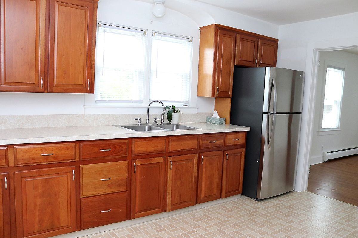 94 Wadhams Ave - Photo 7 of 14
