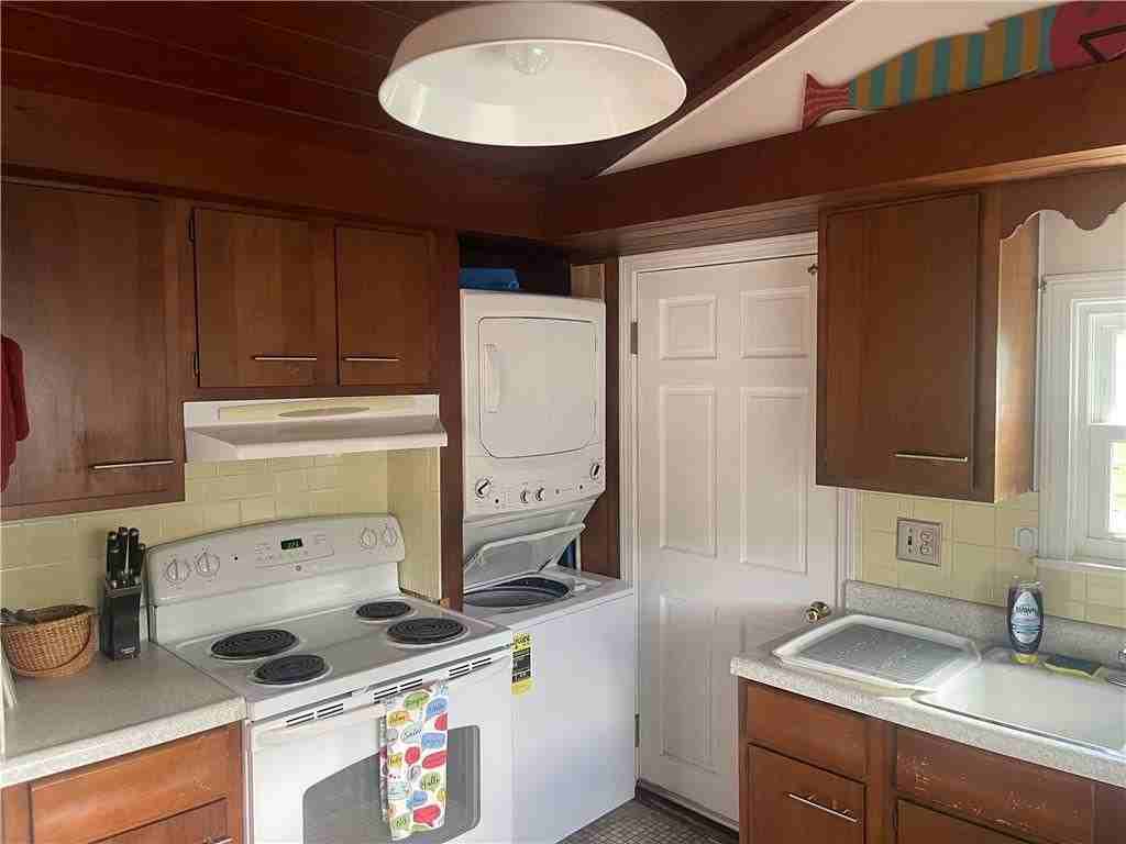 74 Orchard Ave - Photo 6 of 17