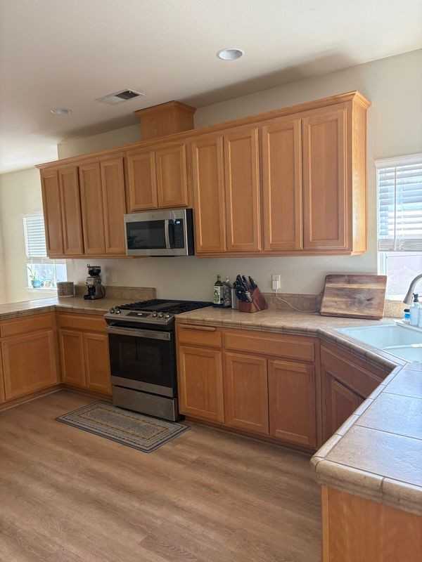 1405 Yosemite Dr - Photo 3 of 15