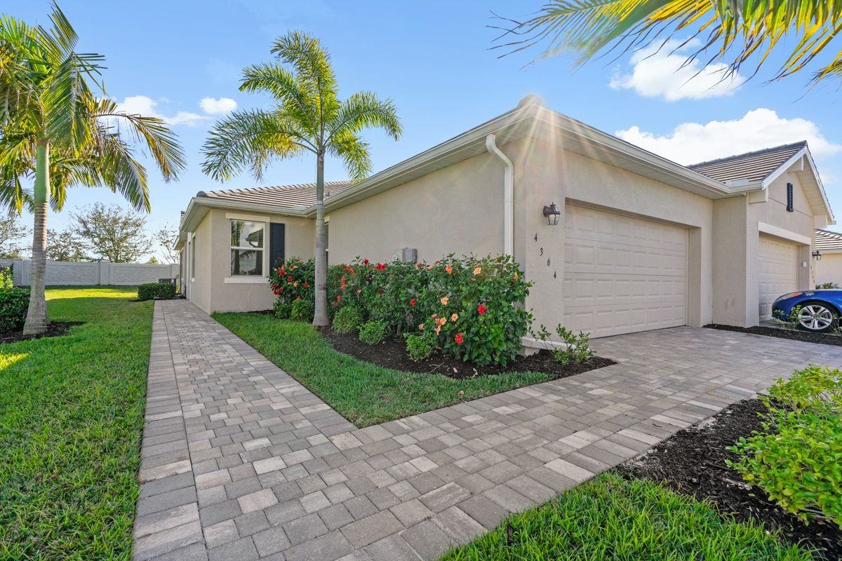 4364 Lemongrass Dr - Photo 2 of 24