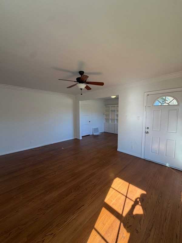 2701 Federal Ave - Photo 2 of 15
