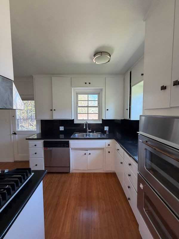 2701 Federal Ave - Photo 5 of 15
