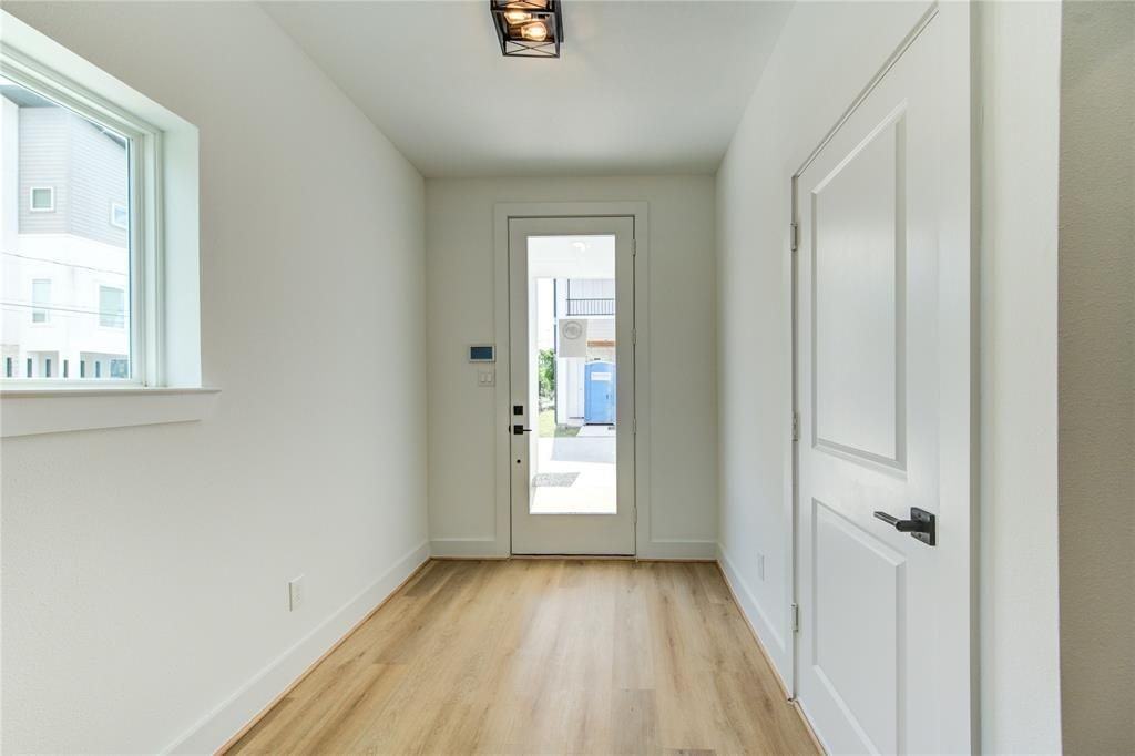 4043 Buck St - Photo 2 of 44