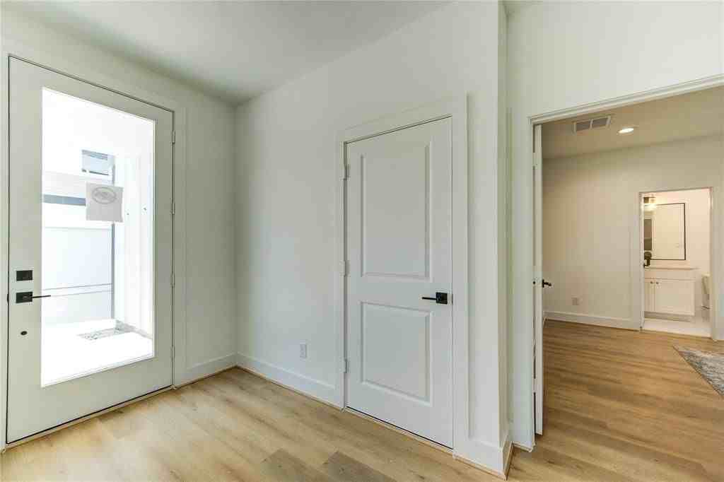 4043 Buck St - Photo 4 of 44