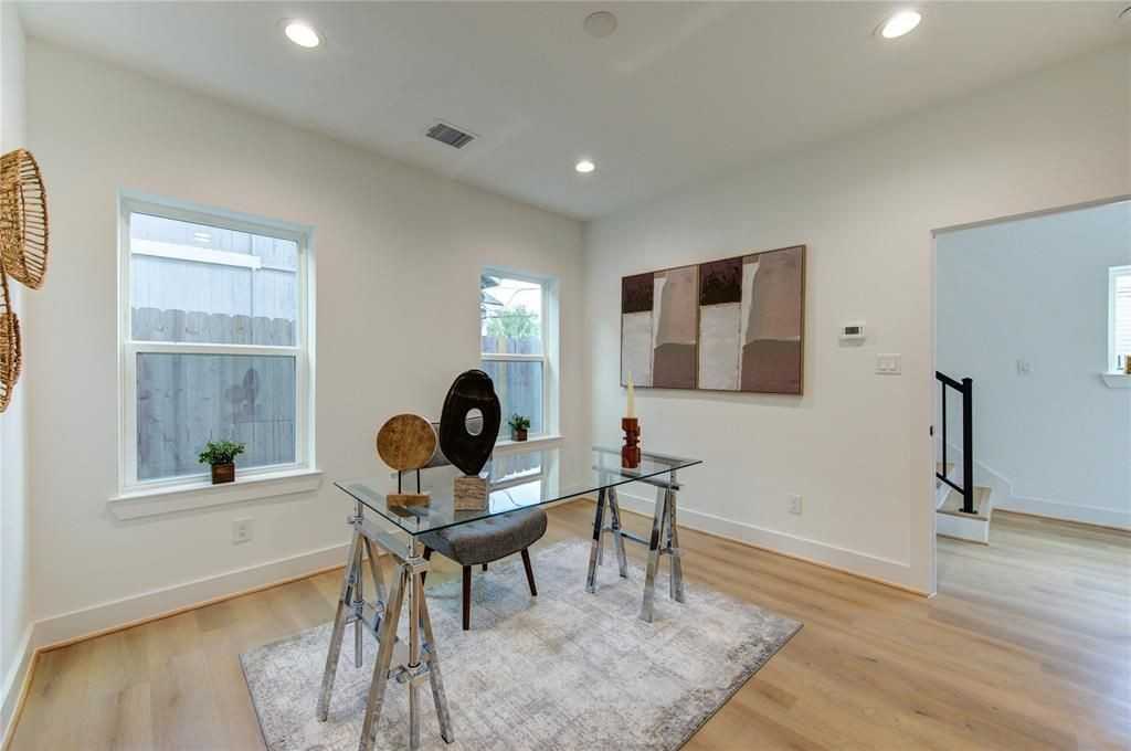 4043 Buck St - Photo 7 of 44