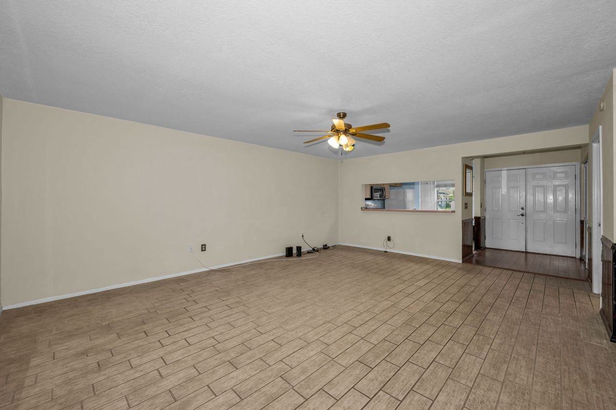 2401 Gun Flint Trl - Photo 4 of 5