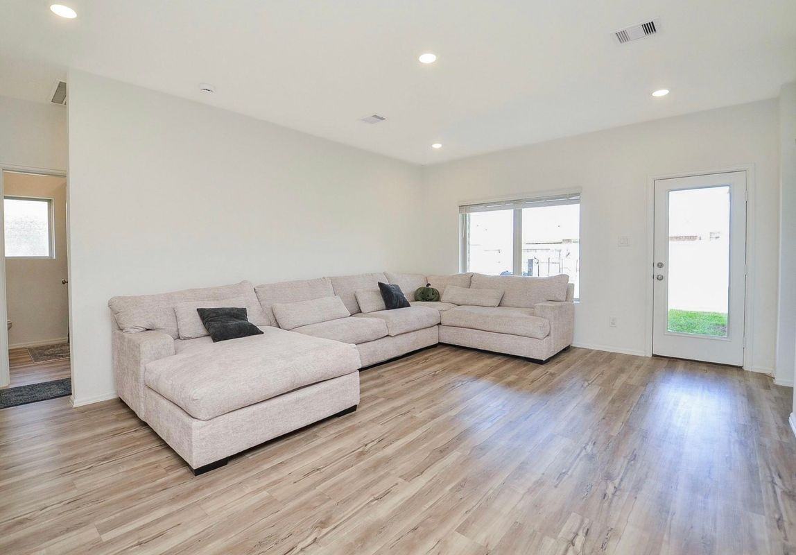 5118 Winslow Grove Dr - Photo 3 of 3