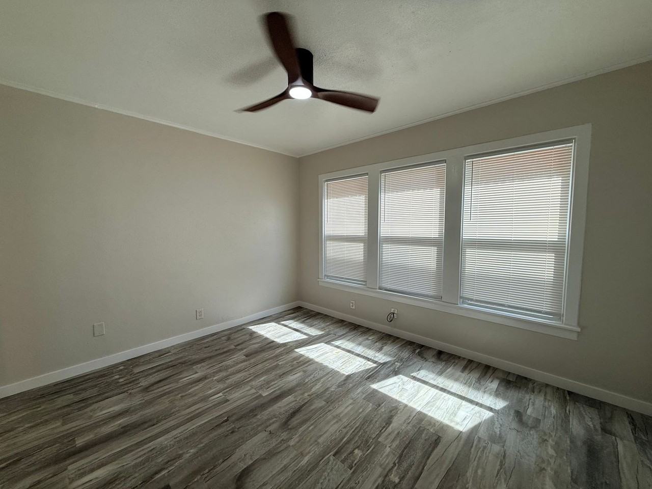 Warbo Apartments - Photo 2 of 27