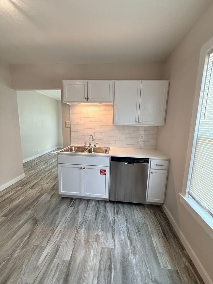 Warbo Apartments - Photo 5 of 27