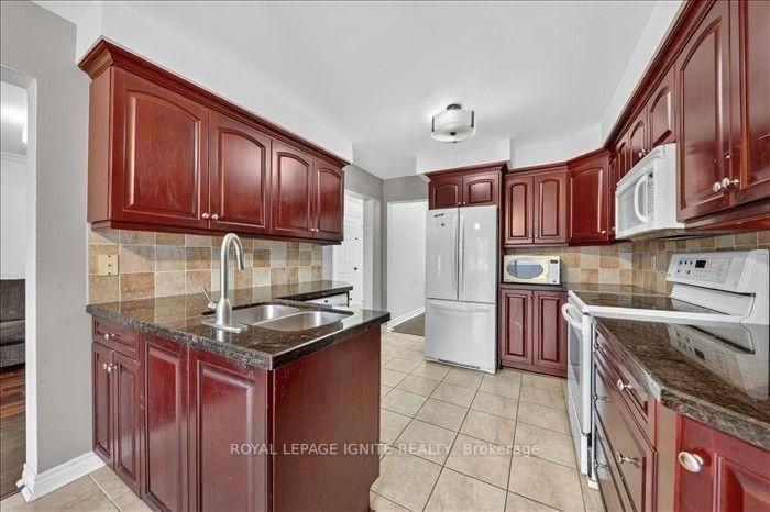 8 Vail Meadows Crescent - Photo 4 of 26